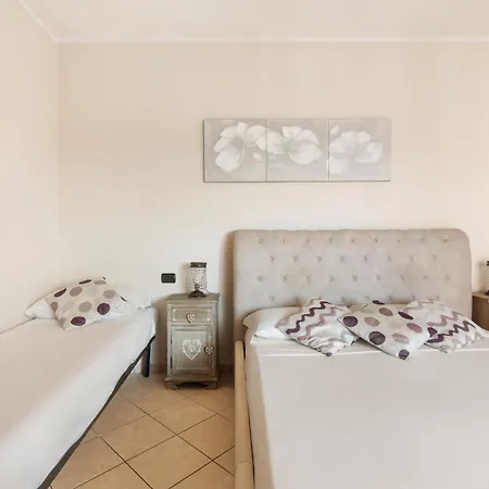 Giramondo Guest House Fiumicino Exterior foto